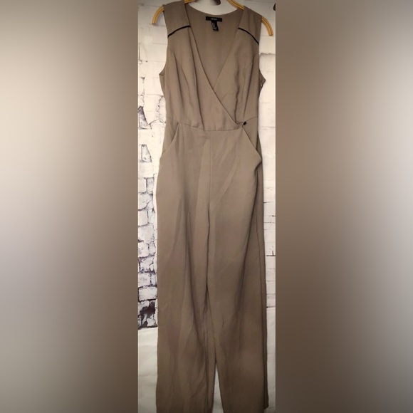 Forever21 pants romper - Picture 2 of 8
